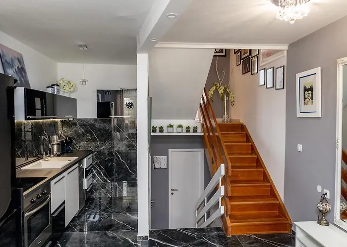Art & Gallery Vacation Home